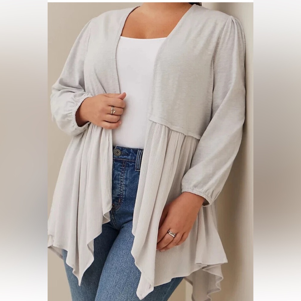 Torrid Cardigan Shirt Hanky Hem Open Front Kimono Grey Stone Size 00 M NWT L